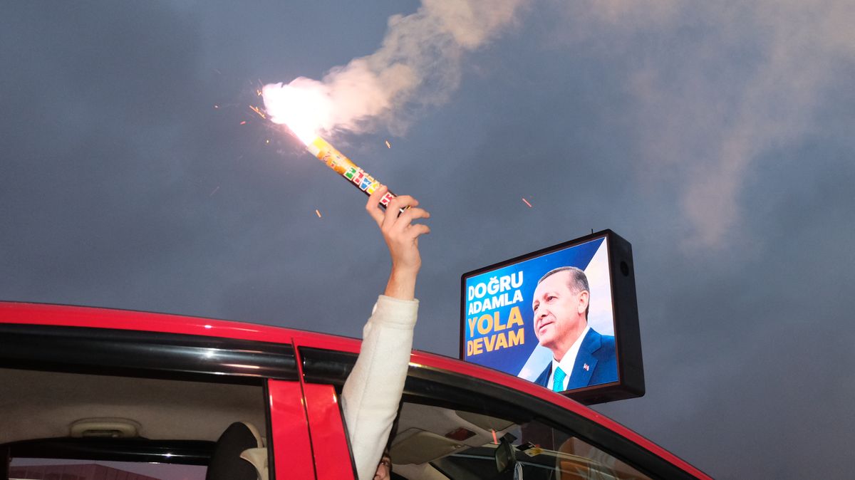 „Teď si zasloužíme jen to nejhorší.“ Erdoganovy odpůrce ovládlo zoufalství